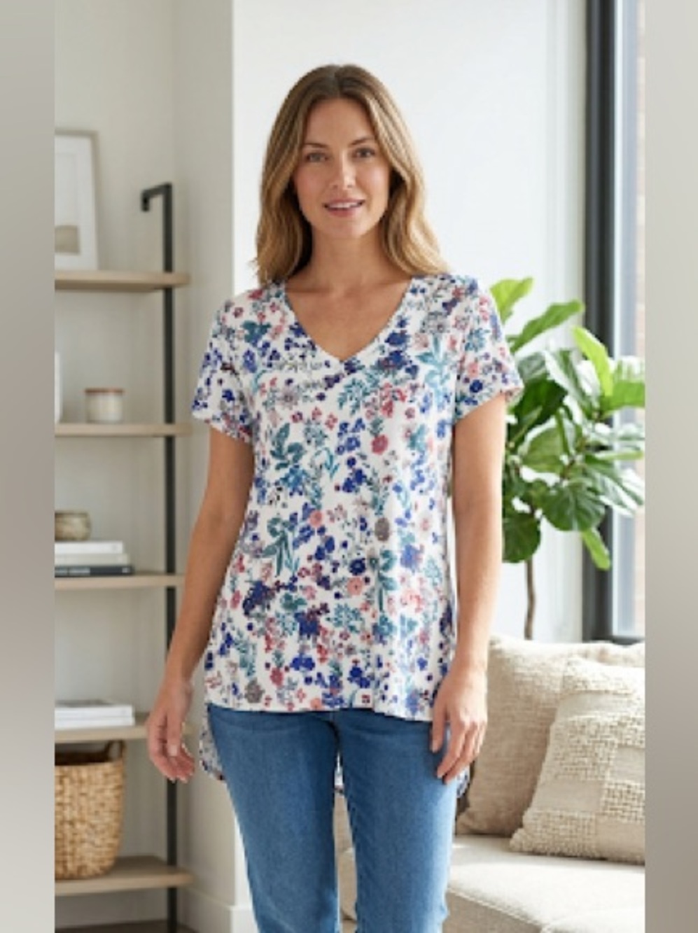 Philosophy || Woman’s high low floral V-neck blouse size Small